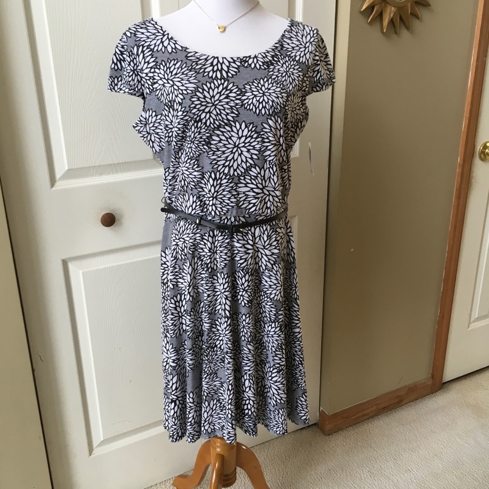 Black/White Floral Dress